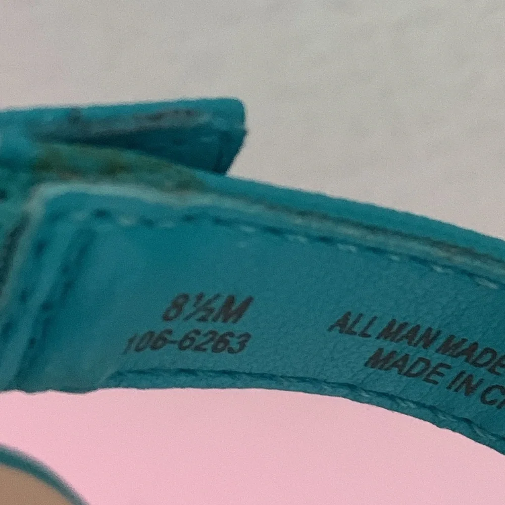 Liz Claiborne platform wedge sandal 8.5” - Picture 3 of 10